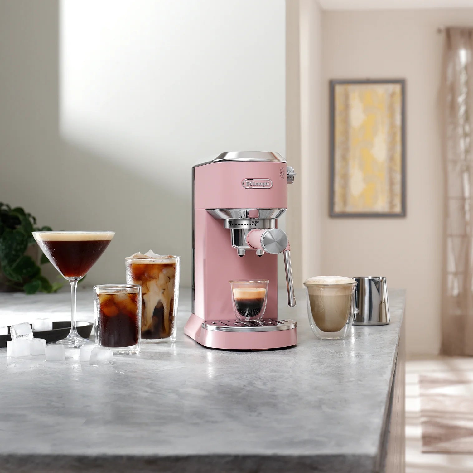 Dedica Duo avec Cold Brew - Delonghi